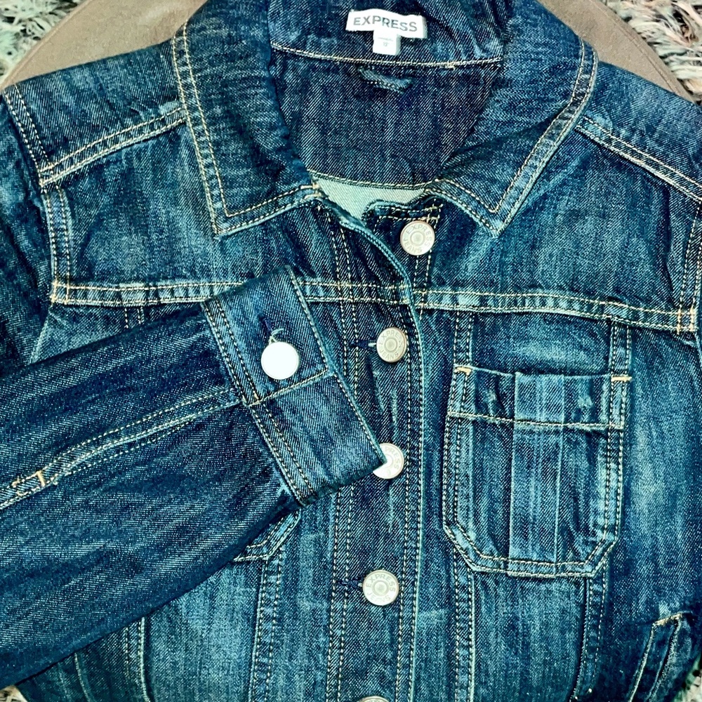 Denim Jacket Express - Picture 4 of 10